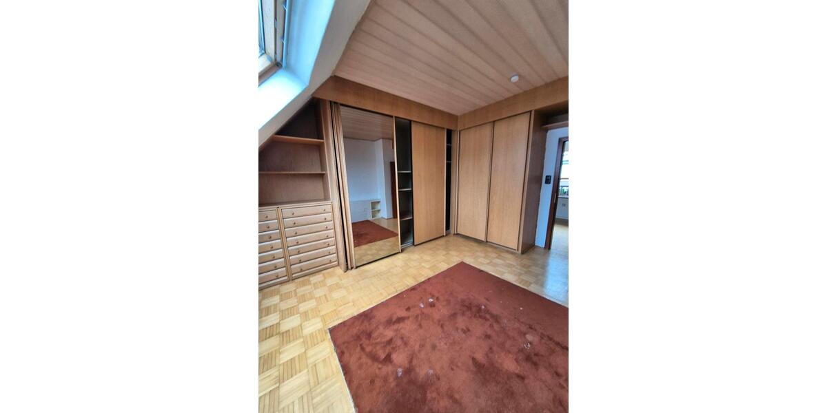 Etagenwohnung Langenselbold - 4 Zimmer, 140 m&sup2;, 1.260&euro; | Angebot:25323850