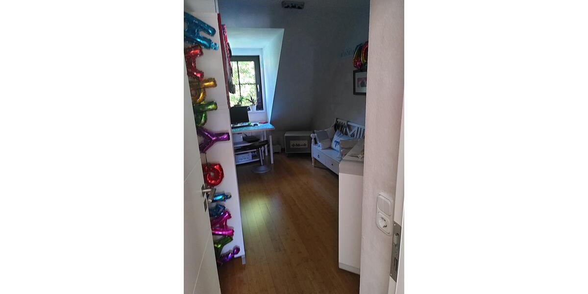 Dachgeschoßwohnung Hattersheim am Main - 3 Zimmer, 84 m&sup2;, 330.000&euro; | Angebot:26463045