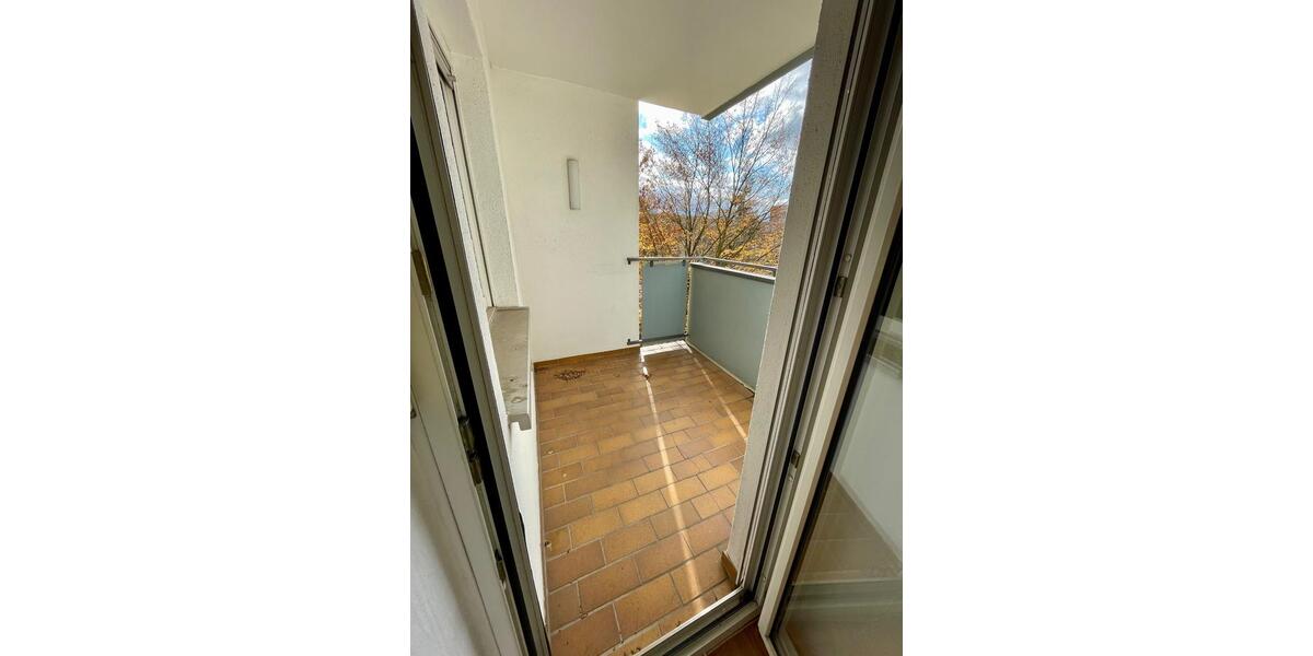 3 Zimmer mit Balkon + Stellplatz in Fechenheim 3 zimmer