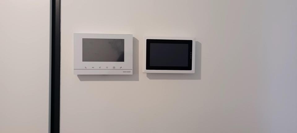 Luxus Pur mit viel Grün herum - 5 Zi. EG. mit Garten, Klimaanlage und hochwertigen Ausstattung. 5 zimmer