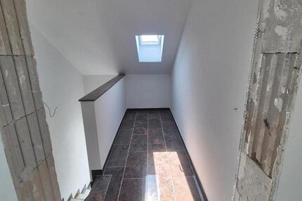 Moderne Dachgeschoßwohnung zur Miete in Rodgau-Jügesheim