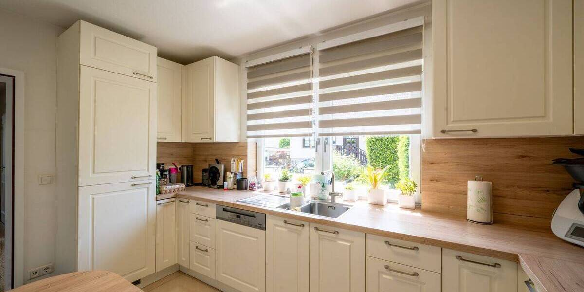 Einfamilienhaus Frankfurt am Main Nieder-Eschbach - 8 Zimmer, 291 m&sup2;, 1.285.000&euro; | Angebot:26685208