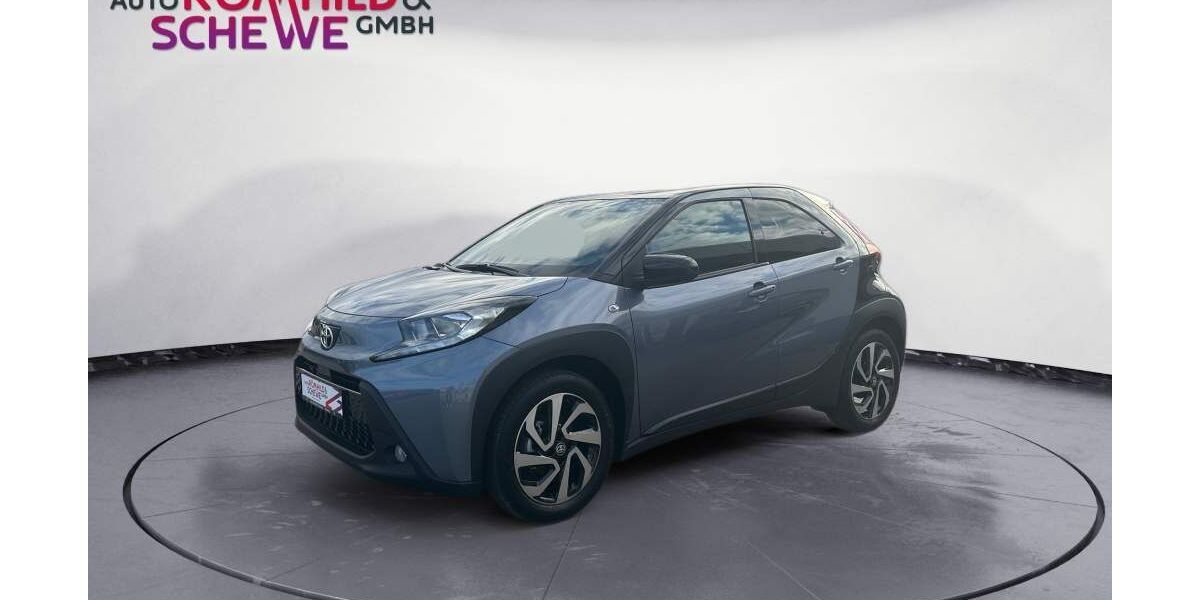Toyota Aygo (X) 2.200 km 17.995 &euro; Dieburg 64807