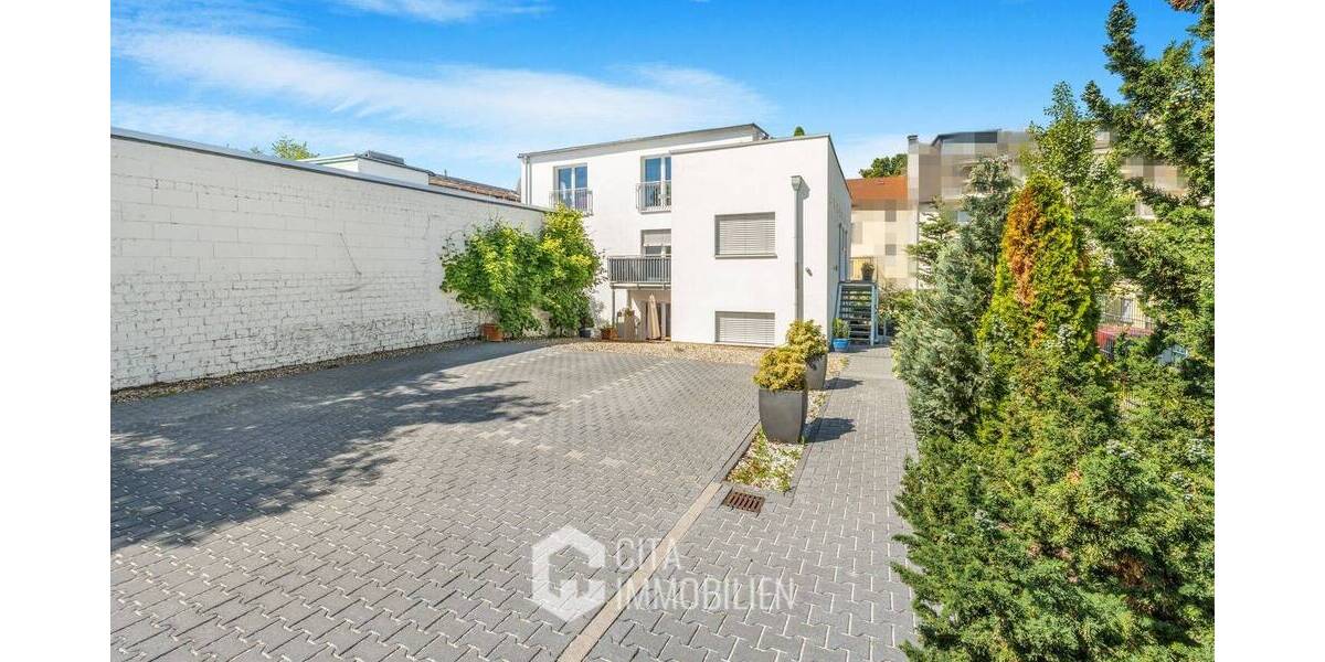 Mehrfamilienhaus, Wohnhaus Frankfurt am Main Nieder-Eschbach - 7 Zimmer, 270 m&sup2;, 1.790.000&euro; | Angebot:23521599