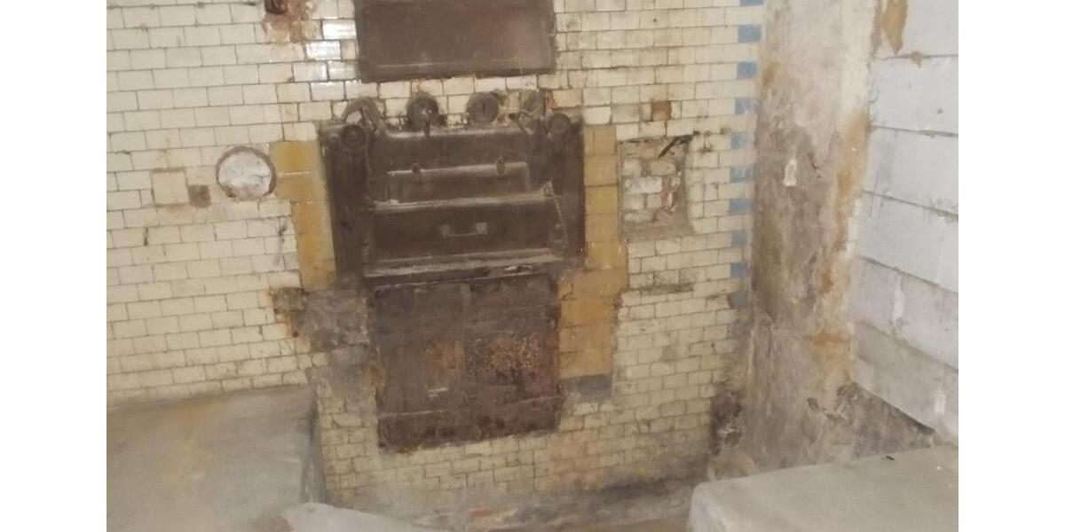 Reihenhaus Frankfurt am Main Niederrad - 10 Zimmer, 137 m&sup2;, 58.000&euro; | Angebot:16960480