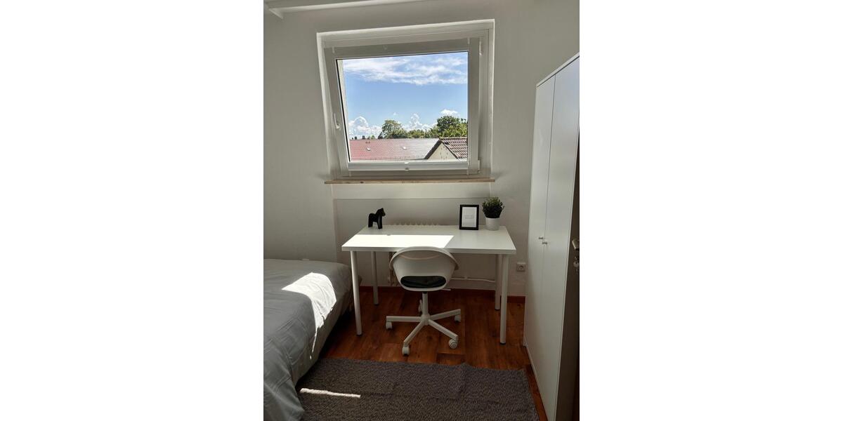 Etagenwohnung Frankfurt am Main Eschersheim - 4 Zimmer, 10 m&sup2;, 560&euro; | Angebot:23473723