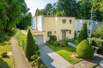 Modernisiertes Haus mit Pool & Garten in Frankfurt