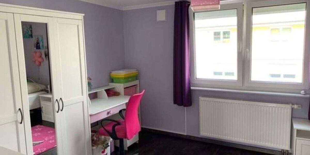 Reihenmittelhaus Frankfurt am Main Praunheim - 5 Zimmer, 120 m&sup2;, 2.500&euro; | Angebot:25676495