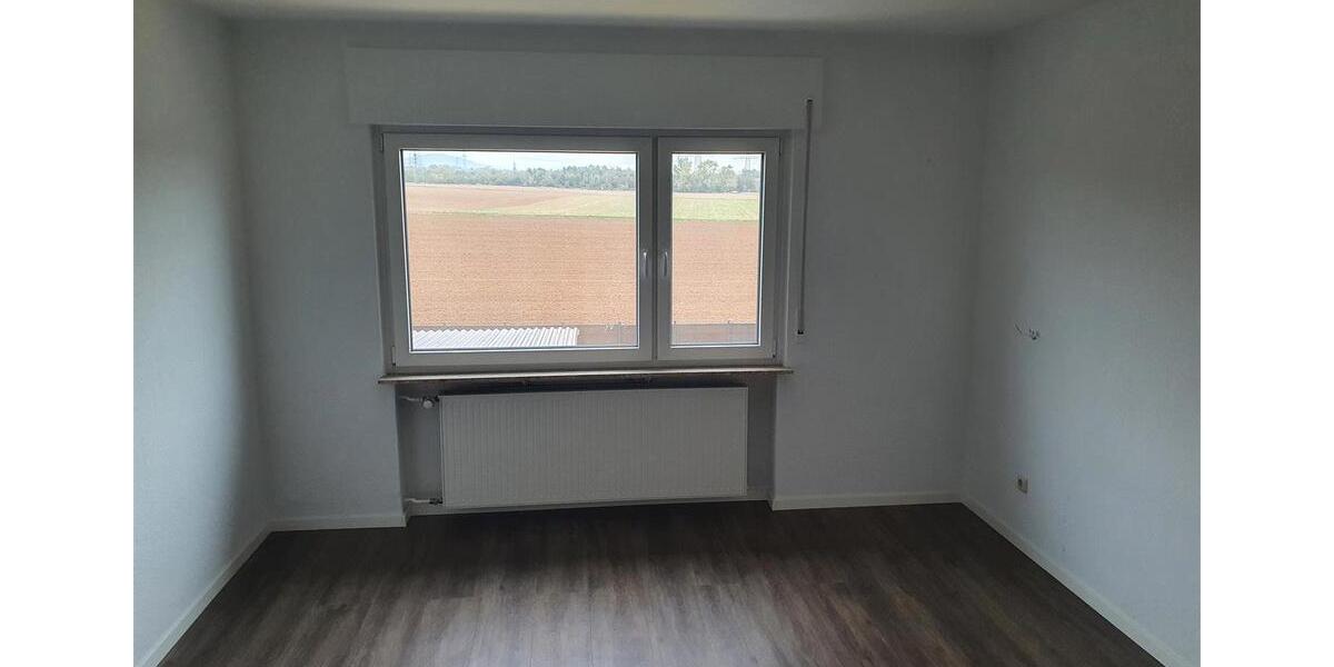Etagenwohnung Flörsheim am Main - 3 Zimmer, 81 m&sup2;, 900&euro; | Angebot:26388737