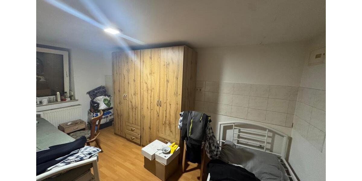 Einfamilienhaus Frankfurt am Main - 14 Zimmer, 200 m&sup2;, 2.500&euro; | Angebot:26132835