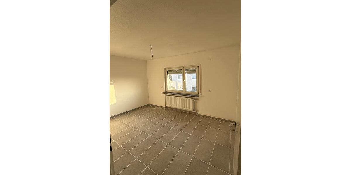 Maisonettenwohnung Karben - 3 Zimmer, 130 m&sup2;, 1.100&euro; | Angebot:25656952
