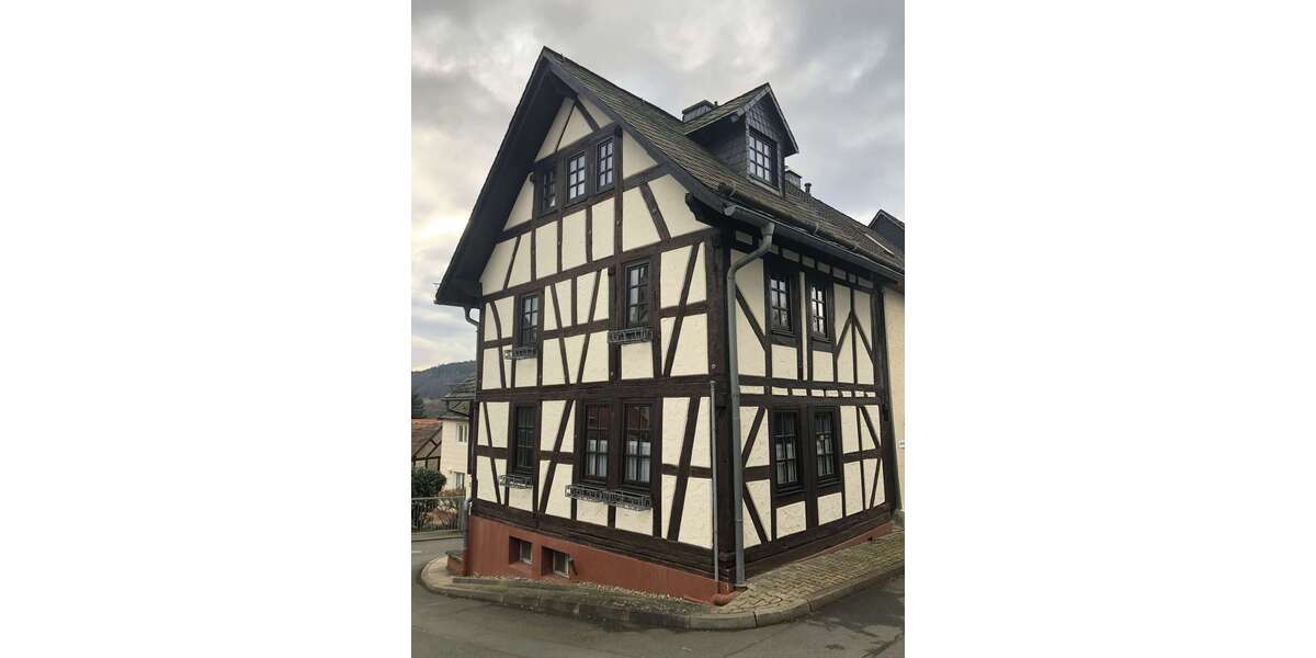 Haus zum Mieten in Schmitten-Oberreifenberg 1.200 € 120 m² 5 zimmer