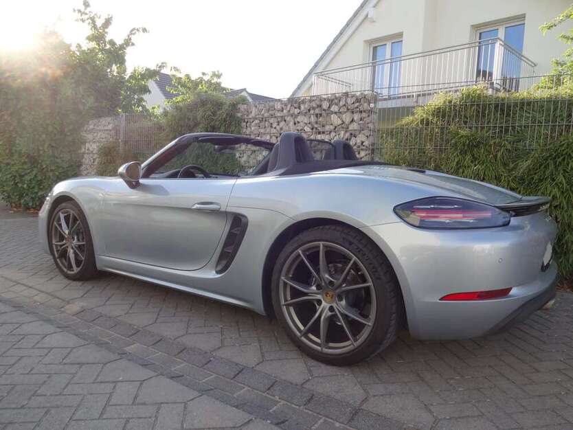 Porsche Boxster 15.000 km 56.700 € Weiterstadt 64331