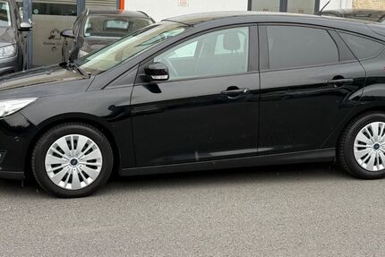 Ford Focus 73.000 km 9.399 &euro; Frankfurt am Main 60314