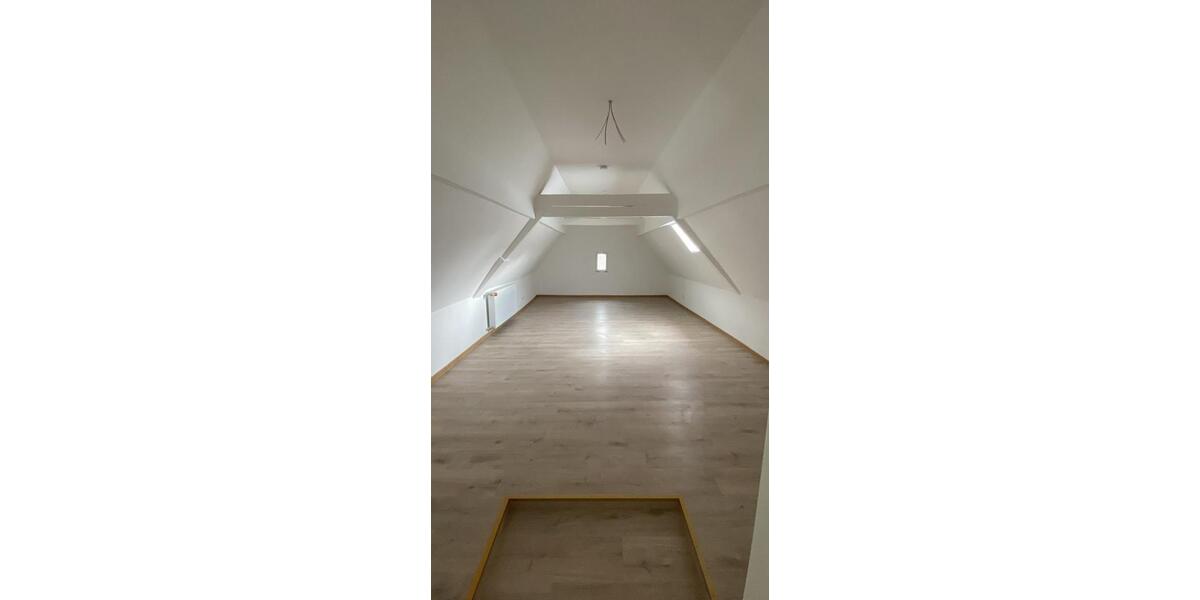 Helle-neu renovierte Wohnung in Nieder-Mockstadt ( Florstadt ) 4 zimmer