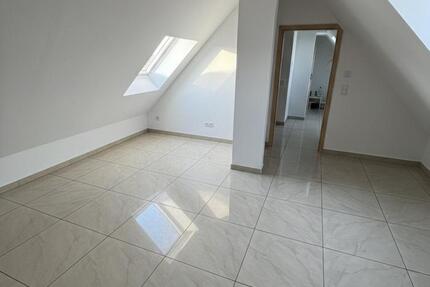 Wohnung Frankfurt am Main West - 2 Zimmer, 65 m&sup2;, 1.300&euro; | Angebot:24780761