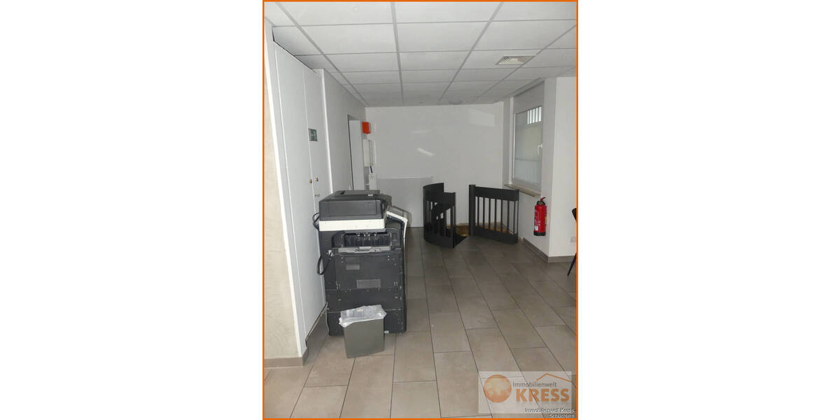 Ebenerdiges Ladenlokal und Büroräume im 1. OG, Lastenfahrstuhl, zentrale Innenstadtlage Hanau Stadt 1 zimmer