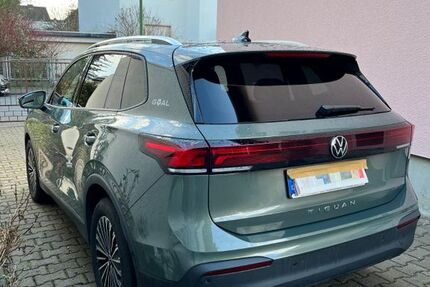 VW Tiguan 15.500 km 37.500 &euro; Frankfurt 60529