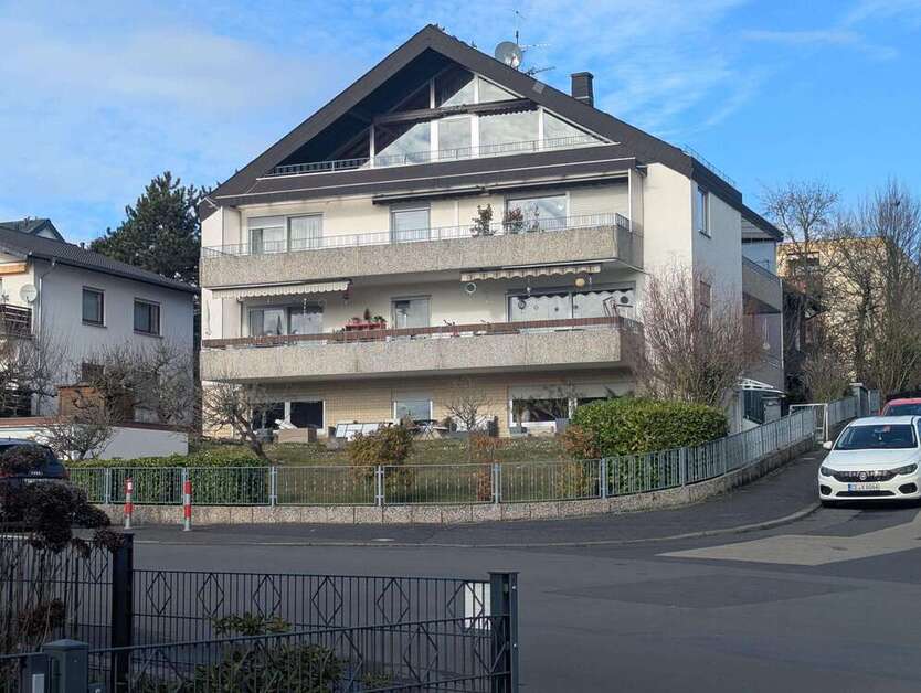 Haus zum Kaufen in Wiesbaden 1.550.000 € 438 m²