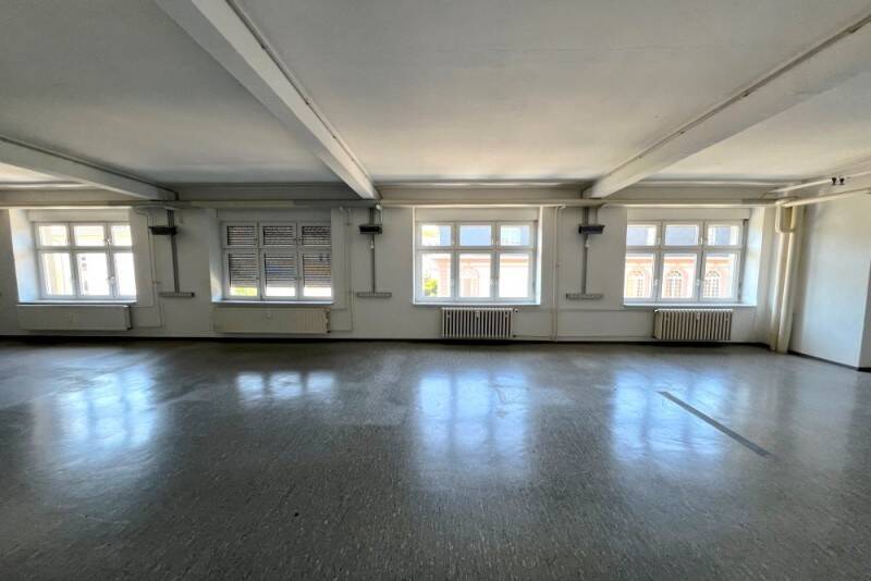 Gewerbeobjekt Frankfurt am Main Höchst - 1 Zimmer, 126 m&sup2;, 1.500&euro; | Angebot:26359353