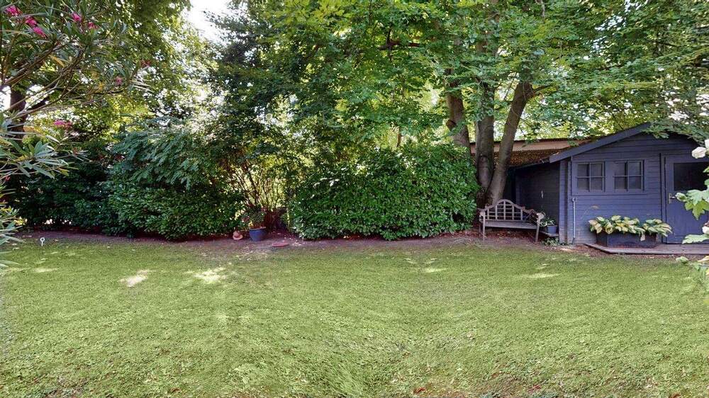 Freistehendes Einfamilienhaus mit traumhaftem Garten 6 zimmer