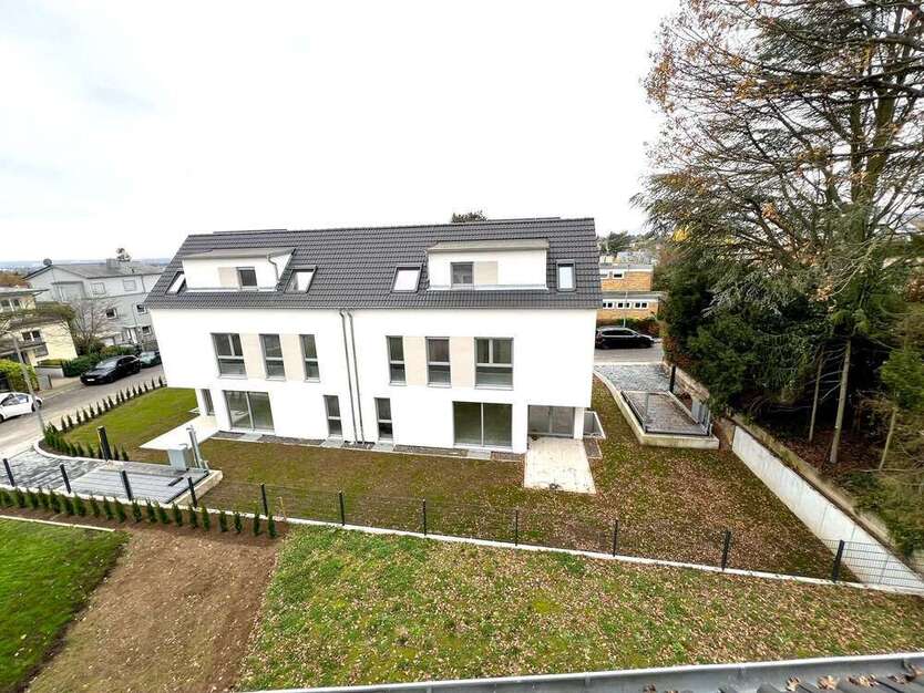 Haus zum Mieten in Wiesbaden 4.990 € 167 m²