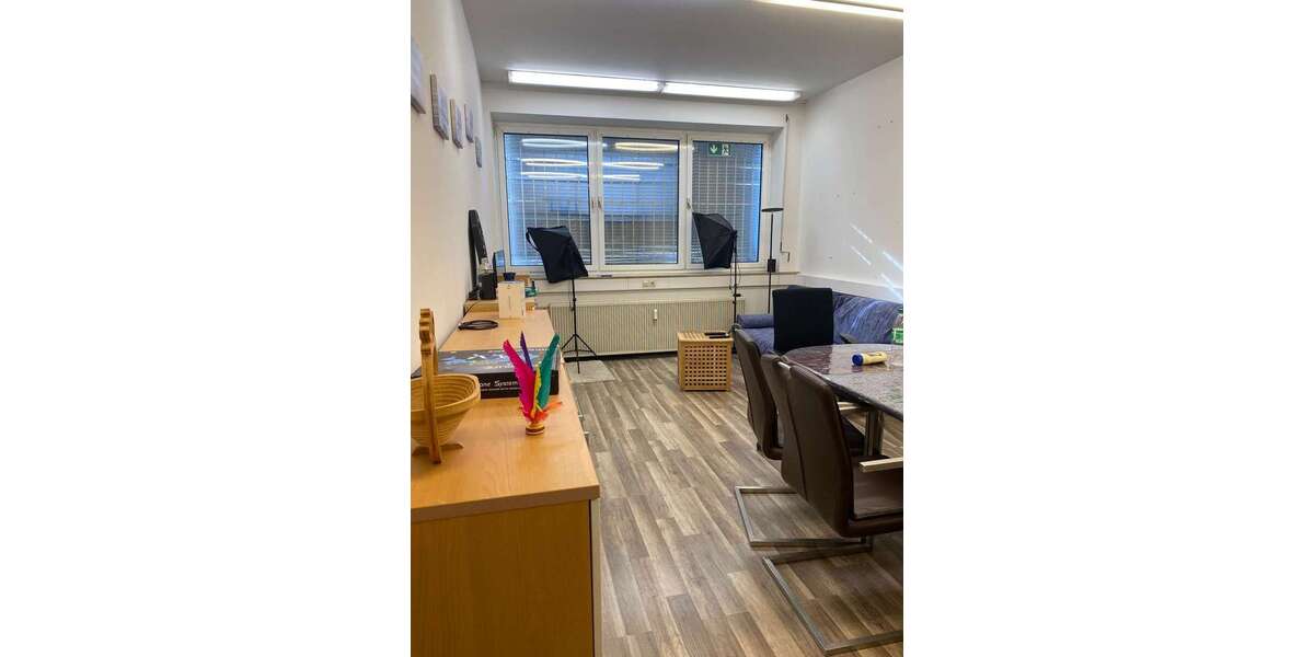 Büro in Frankfurt am Main 1.087 € 150 m² zimmer