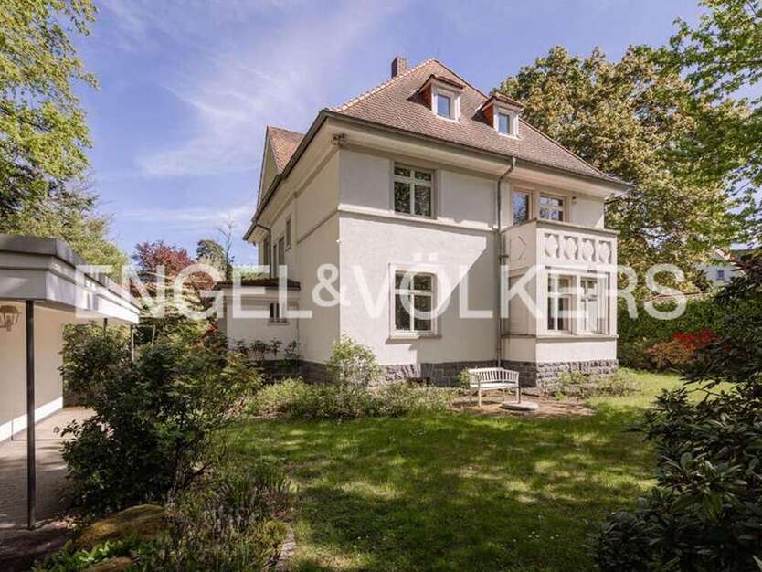 Haus zum Kaufen in Dreieich 2.980.000 € 330 m²