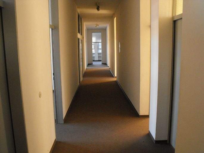 Zentrales, möbliertes Büro mit 247 Zugang - inkl. Nebenkosten, Parkplatz zimmer