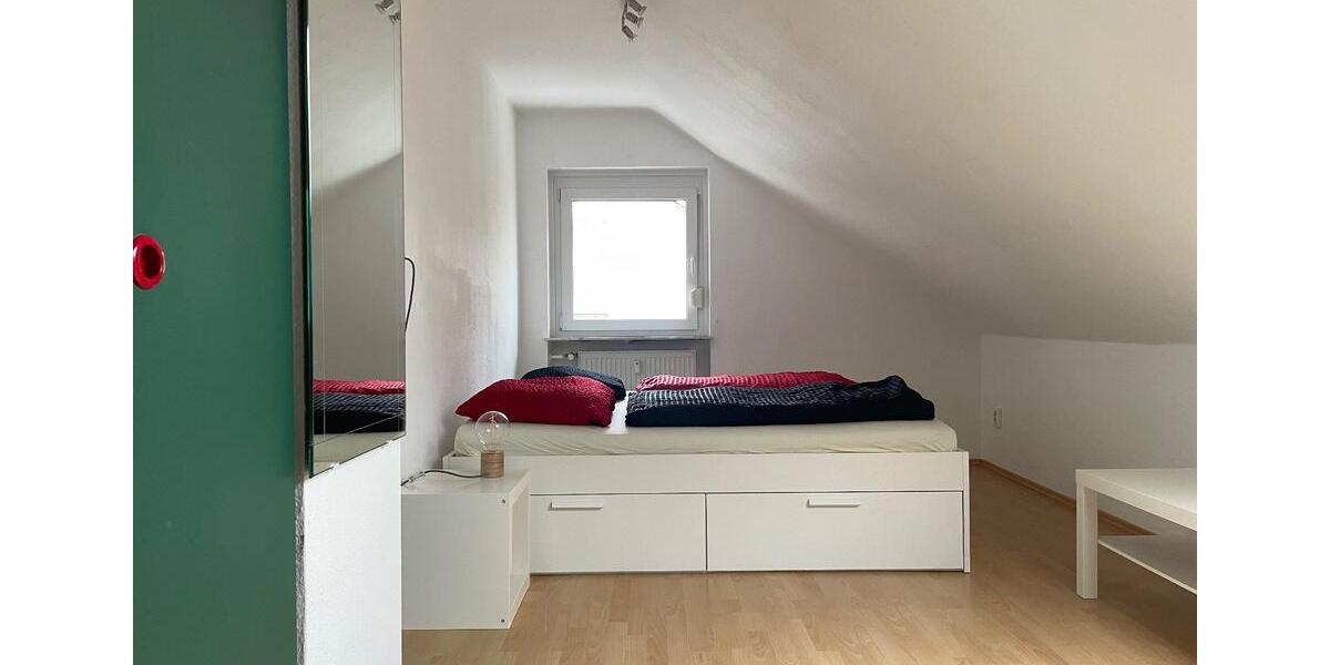 Helle, möblierte Dachgeschosswohnung mit Klimaanlage in Bessungen 2 zimmer