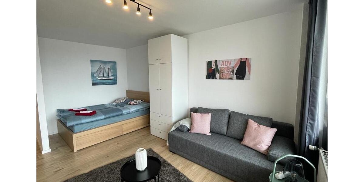 Voll mobileres Studio-Apartment, Balkon, Parkplatz in Neuss 1 zimmer