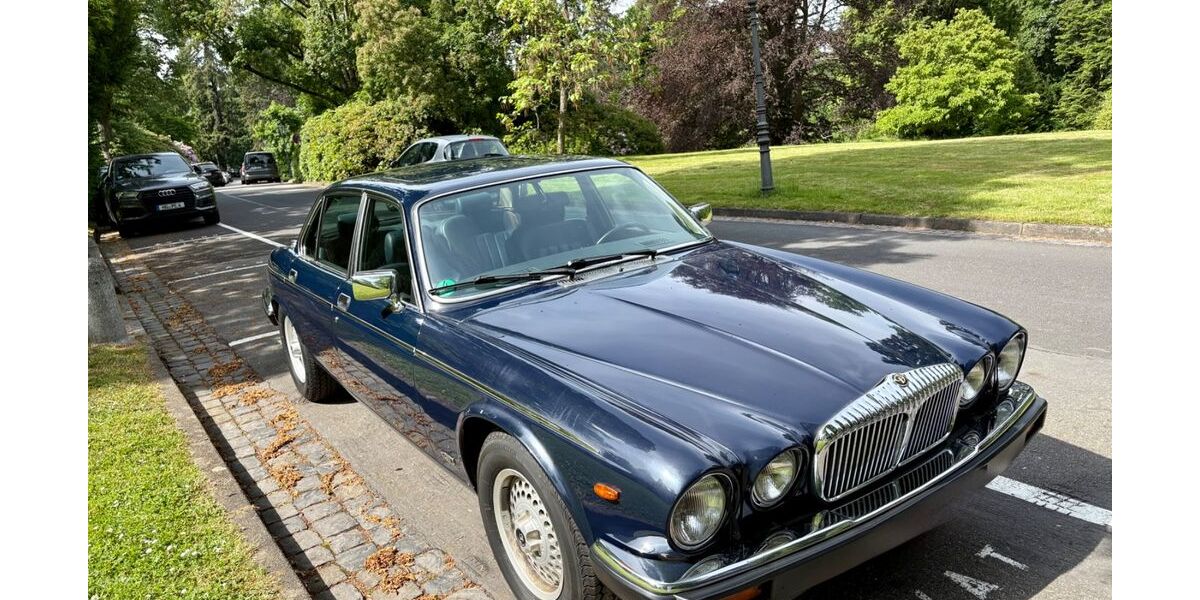 Jaguar Daimler 197.000 km 19.900 &euro; Frankfurt 60325