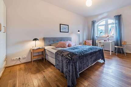 Zimmer Frankfurt Sachsenhausen - 1 Zimmer, 1.300&euro; | Angebot:25806853