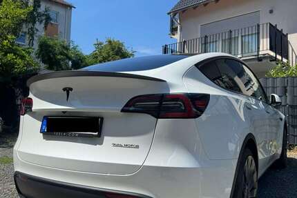 Tesla Model Y 4.826 km 47.000 &euro; Frankfurt am Main 60386