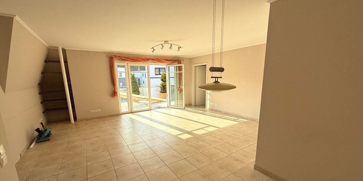 Hofheim: Seniorenresidenz mit Penthousefeeling! Charmante 3-Zimmerwohnung in zentraler Lage - Etagenwohnung Hofheim | Angebot:25539425