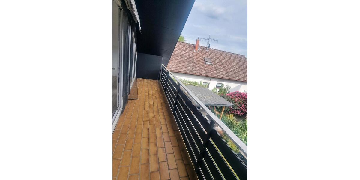Dachgeschoßwohnung Erzhausen - 3 Zimmer, 68 m&sup2;, 930&euro; | Angebot:26413022