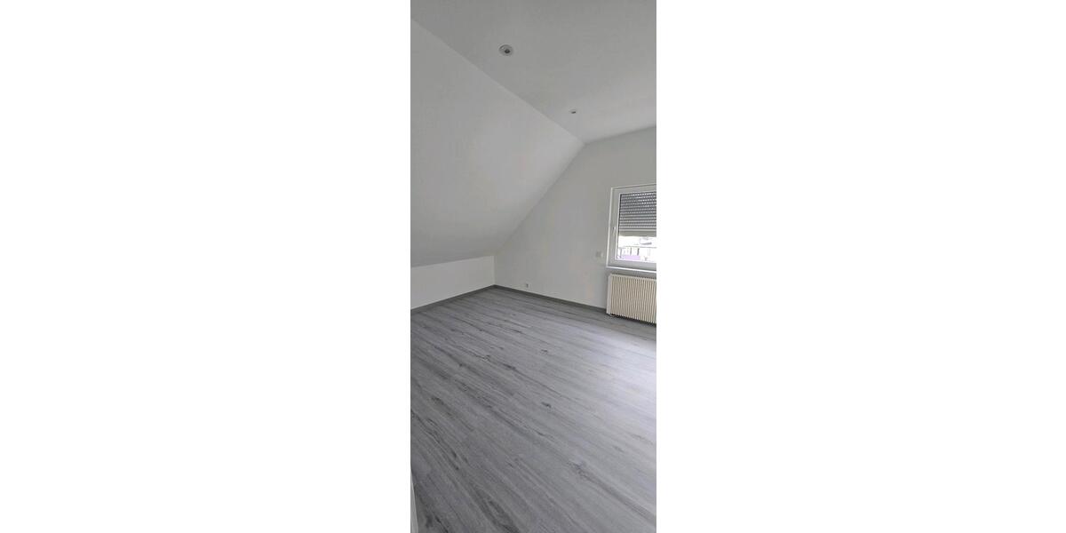 Dachgeschoßwohnung Hanau Lamboy - 2.5 Zimmer, 45 m&sup2;, 750&euro; | Angebot:25636427