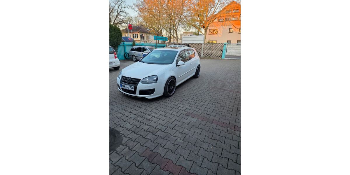 VW Golf 194.000 km 4.500 &euro; Flörsheim 65439