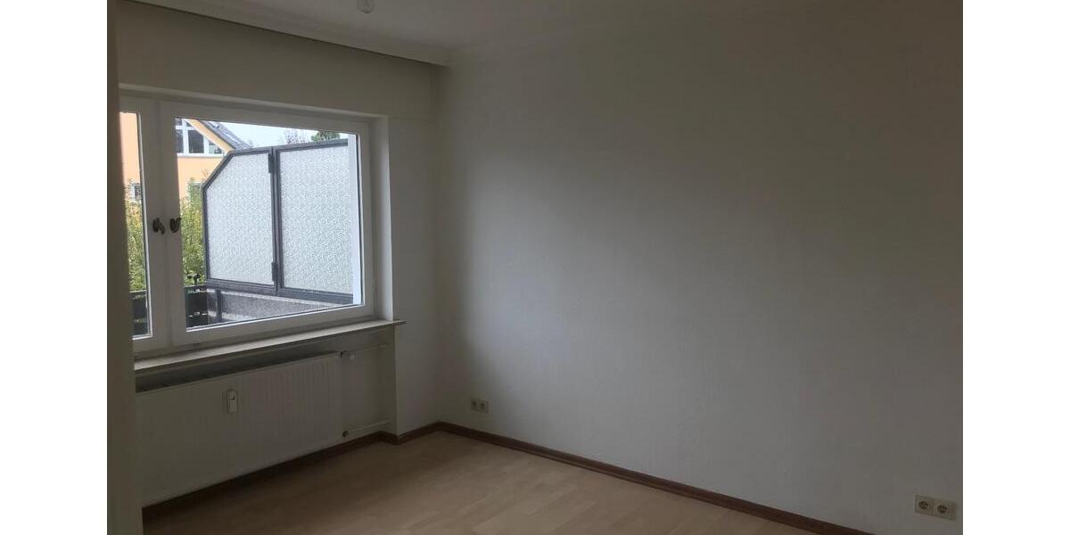 Etagenwohnung Offenbach am Main Bieber - 4 Zimmer, 100 m&sup2;, 1.375&euro; | Angebot:24838326