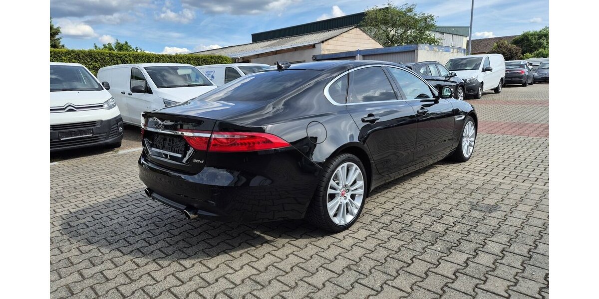 Jaguar XF Prestige Leder, GSHD, Navigation, Rückfahrkamer 104.922 km 20.690 &euro; Rodgau 63110
