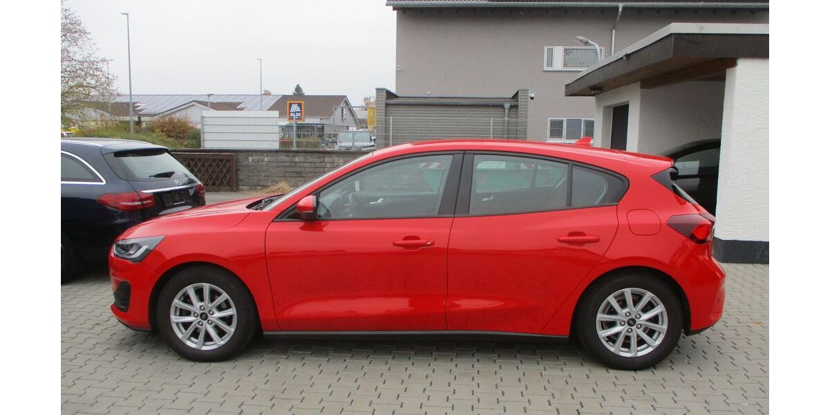 Ford Focus 58.338 km 16.799 &euro; Babenhausen 64832