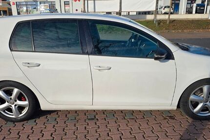 VW Golf 143.000 km 4.799 &euro; Langenselbold 63504