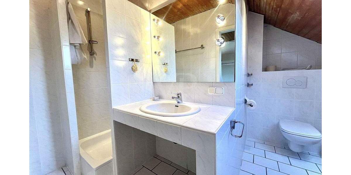 Reihenmittelhaus Hofheim am Taunus Hofheim - 5 Zimmer, 125 m&sup2;, 585.000&euro; | Angebot:24823032