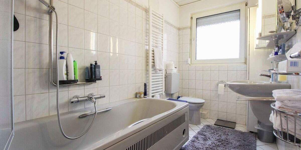 Lichtdurchflutete 3-Zi.-Whg. mit zwei Extraräumen - ideal für Paare & kleine Familien 3 zimmer