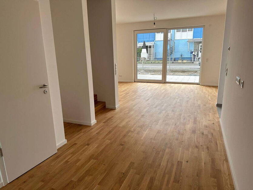 Neue Doppelhaushälfte mit Garten