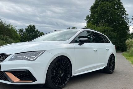 Seat Leon 69.500 km 23.900 € Mainhausen 63533