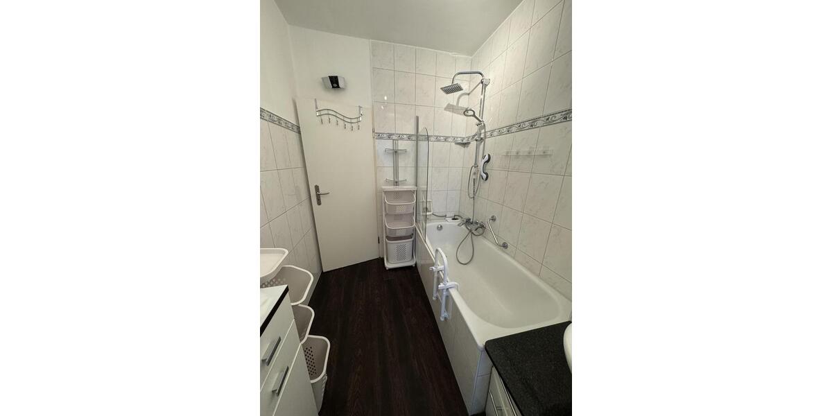 Möblierte 3-Zimmer-Wohnung (90 m²) mit Balkon, Klima & EBK – Nähe EZB 3 zimmer