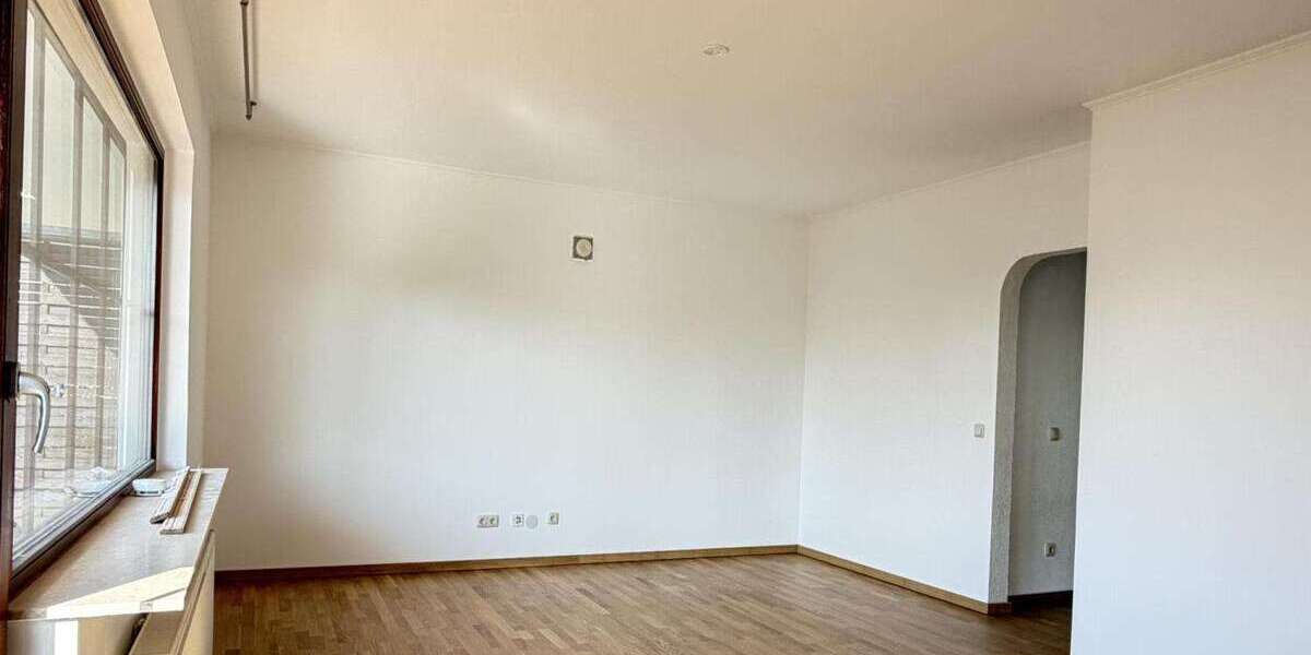 Etagenwohnung Steinbach (Taunus) - 3 Zimmer, 85 m&sup2;, 1.200&euro; | Angebot:25820531