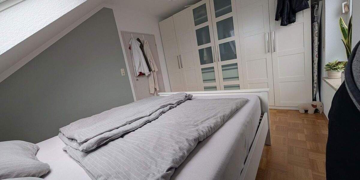 Attraktive 3,5 Zimmer Galeriewohnung mit Südbalkon & 2 Stellplätzen 3 zimmer