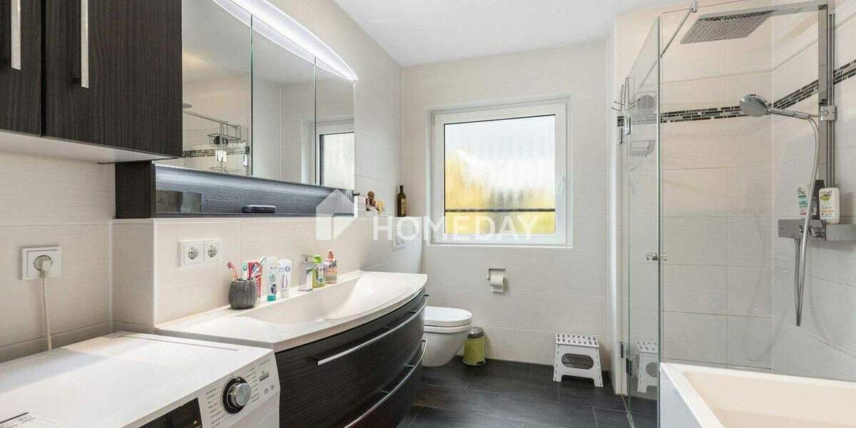 Neuwertige 4-Zimmer-Gartenwohnung mit Townhouse-Feeling, Kamin und verschließbarem TG-Stellplatz 4 zimmer